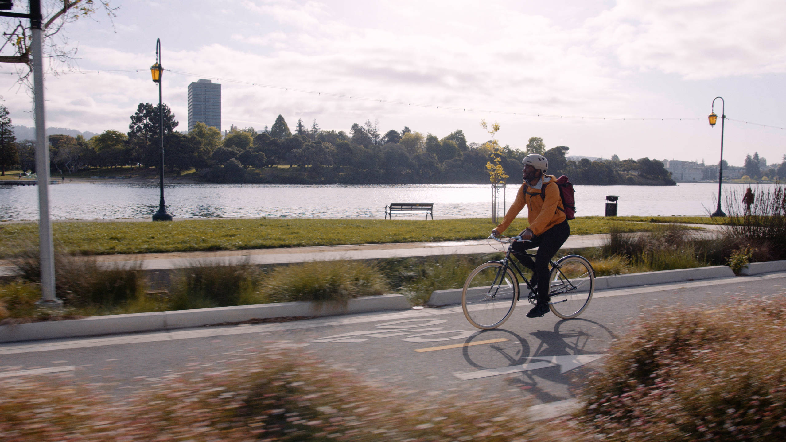 Bike rider Lake Merritt Bikeway